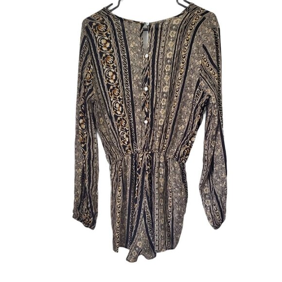 Honey Punch Black and gold Pattern Romper - Picture 4 of 5